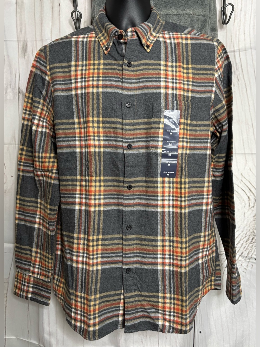 St. John’s Bay NWT Men's Super Soft Plaid Flannel Shirt Medium Gray Honey